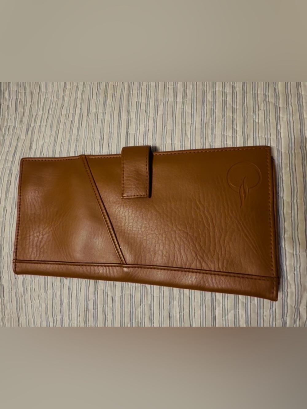 Levenger camel brown leather wallet, magnetic clasp, gently used